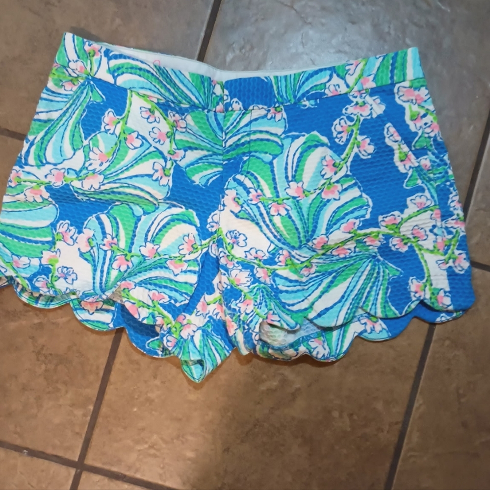 Lilly Pulitzer Buttercup Floral Scalloped Hem Shorts Size 8